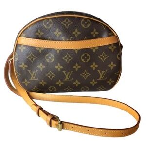 LOUIS VUITTON Monogram BLOIS Shoulder Bag COMES WITH: LV Dust Bag, COA